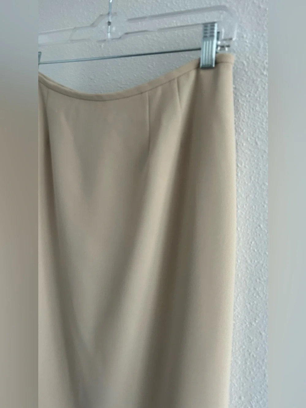 Le Suit Beige Double-Breasted Skirt Suit